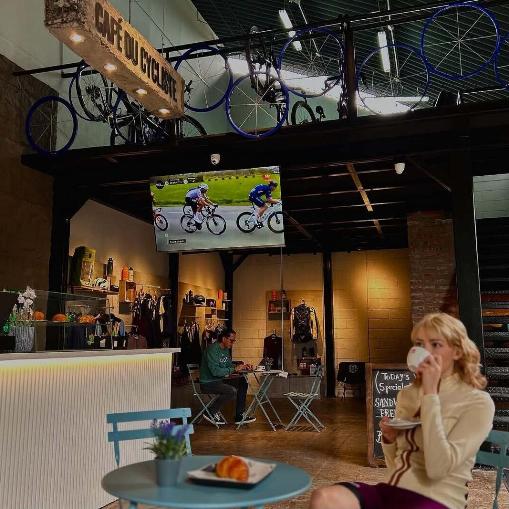 Concept place La Tejedora Quito Café accesorios ciclismo ciclista lifestyle